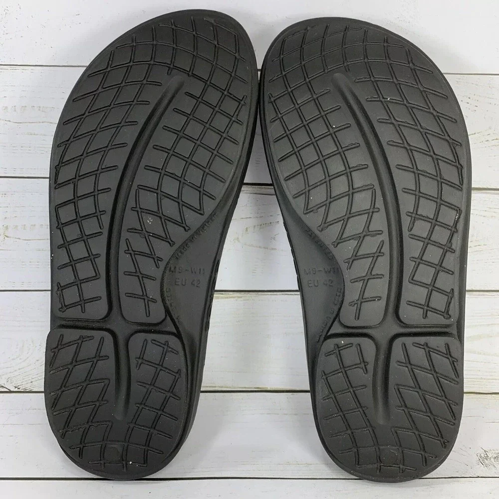 Oofos Ooahh Slide Womens Size 11 Men's Size 9 Black Comfort Recovery Sandals
